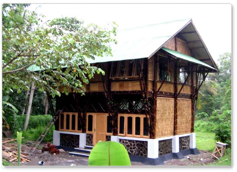 Green Arsitektur dengan Rumah Bambu 9